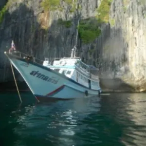 Maya Bay Sleepaboard ** Phi Phi Islands